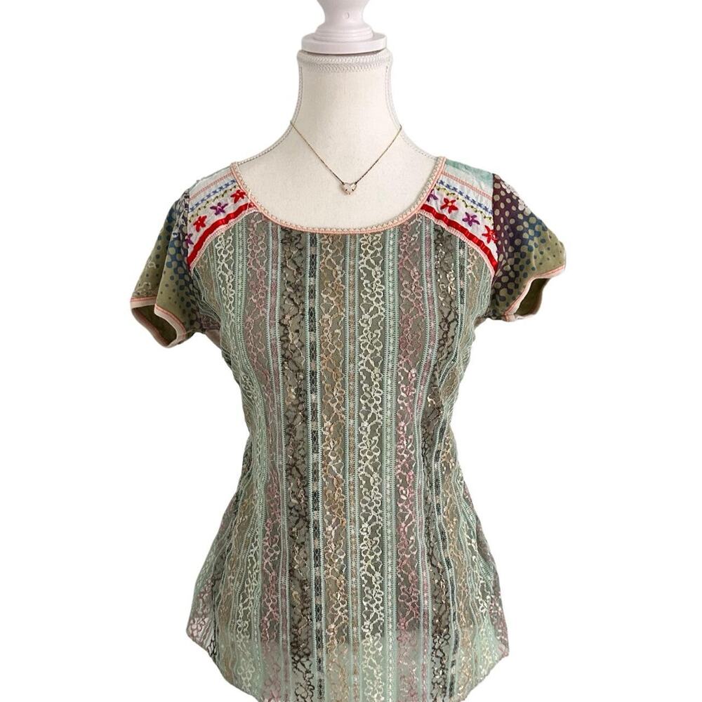 Edista Size Medium Cotton Made In USA Super Vintage Multi Colored Short Sleeve